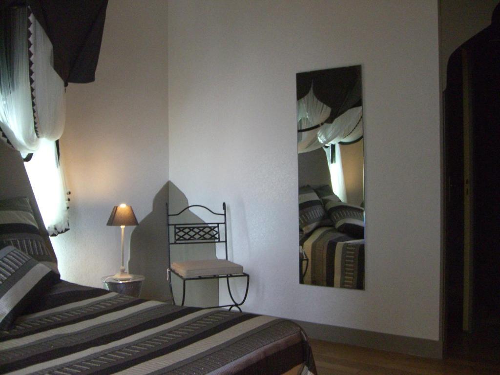 Hotel Archange Orléans Oda fotoğraf